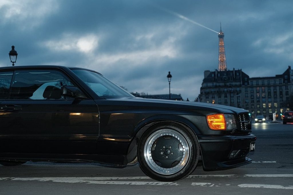photo d'une mercedez 560SEC